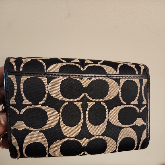 Coach CC Logo Wallet - Picture 4 of 9